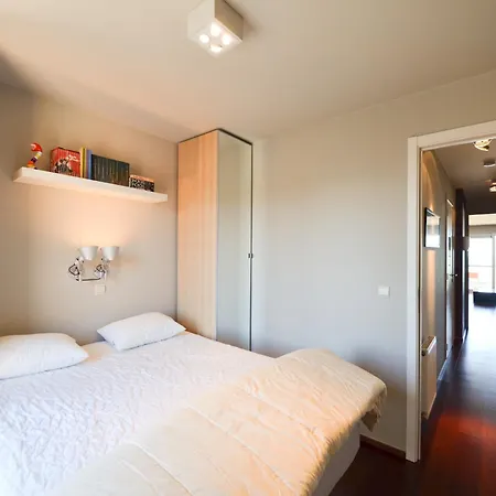 شقة Stylish With Balcony, Sea Views