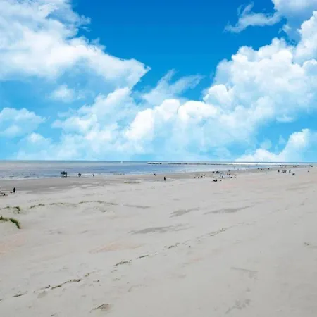 Stylish With Balcony, Sea Views *