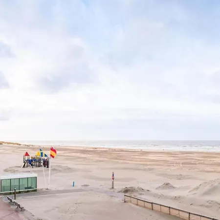 Stylish With Balcony, Sea Views Apartman *